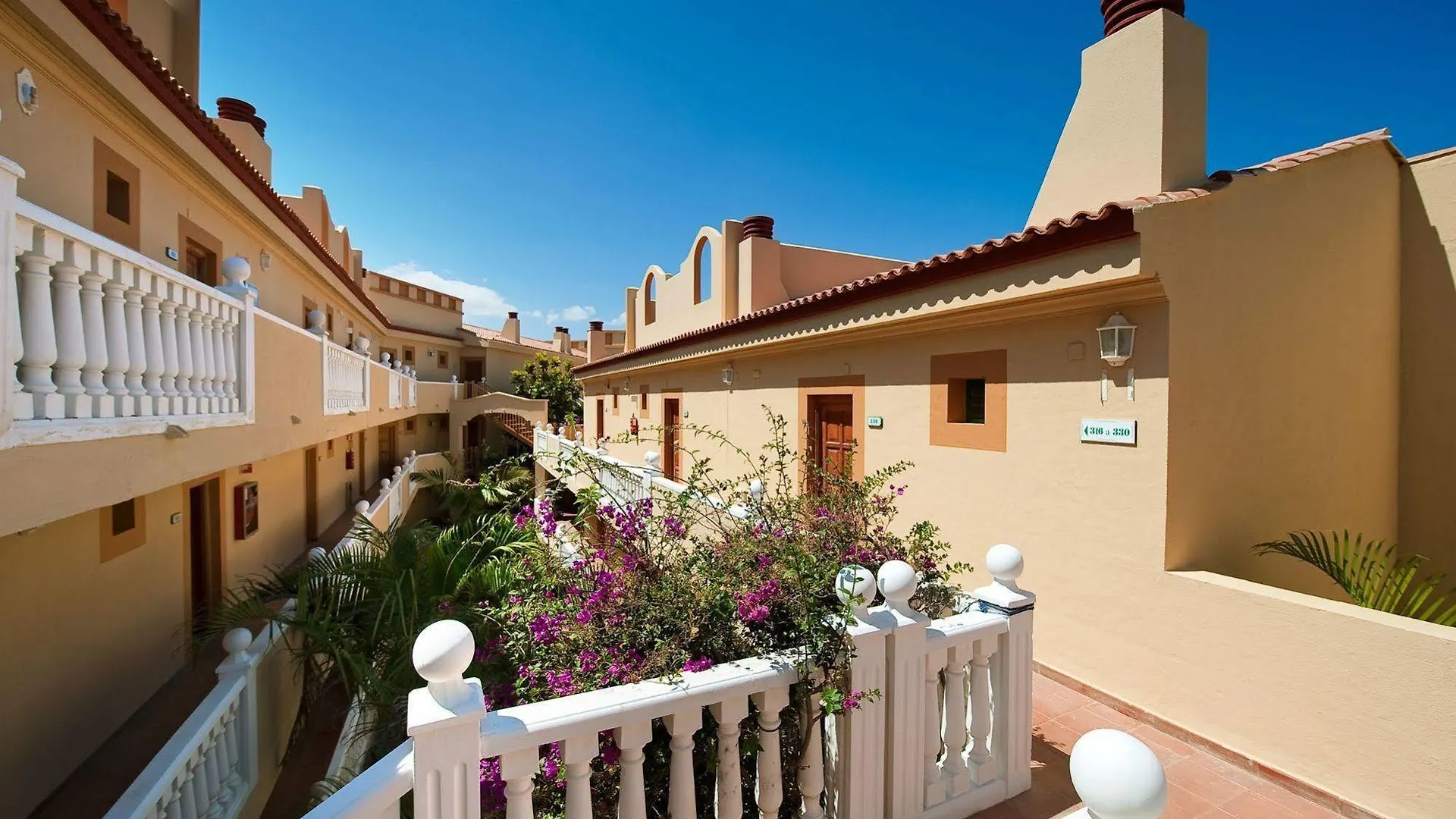 Apartment Elba Lucia Sport & Suite Hotel