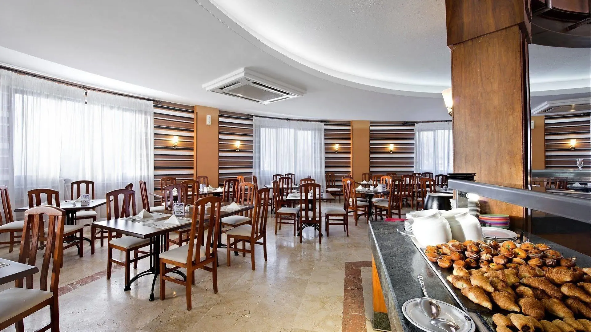Elba Lucia Sport & Suite Hotel